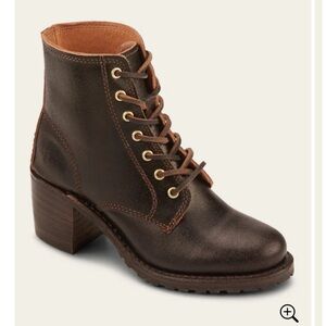 Frye Sabrina 6G Lace Up Boots